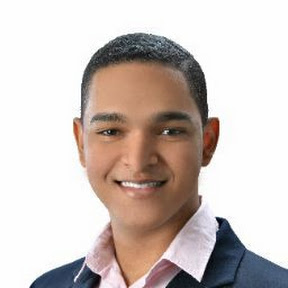 Fernando's professional headshot